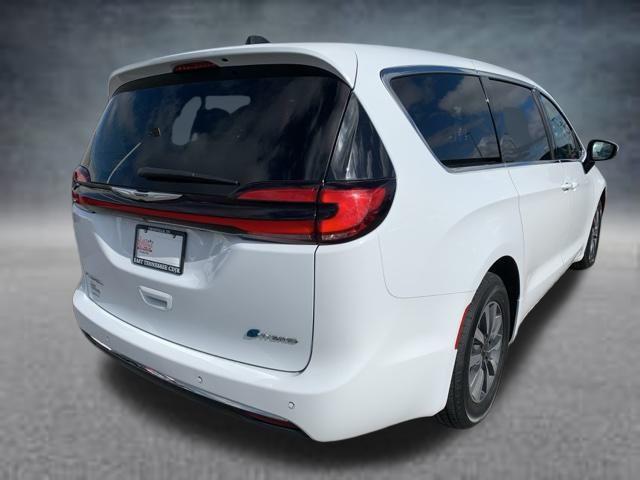 used 2023 Chrysler Pacifica Hybrid car, priced at $24,964