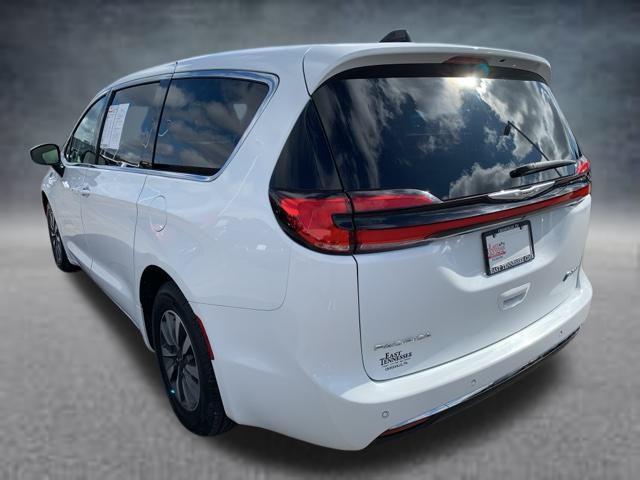 used 2023 Chrysler Pacifica Hybrid car, priced at $24,964