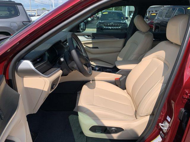 new 2025 Jeep Grand Cherokee L car, priced at $47,072