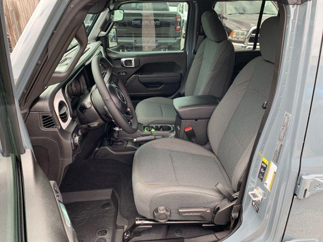 new 2025 Jeep Gladiator car, priced at $46,610