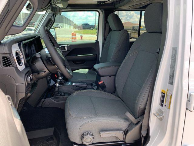 new 2025 Jeep Wrangler car, priced at $53,725
