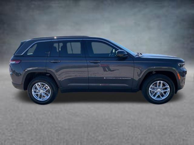 new 2025 Jeep Grand Cherokee car, priced at $40,748