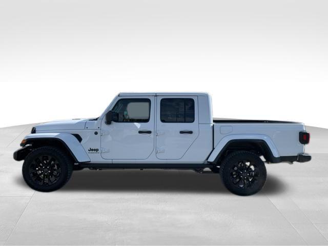 new 2025 Jeep Gladiator car, priced at $41,662