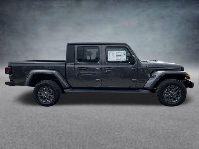 new 2024 Jeep Gladiator car, priced at $48,173