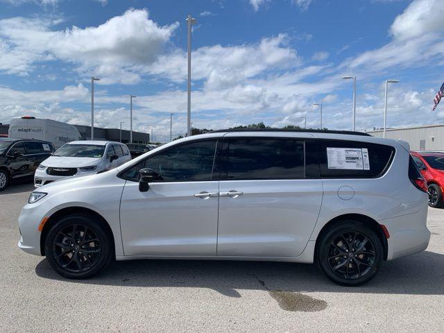 new 2026 Chrysler Pacifica car, priced at $54,670