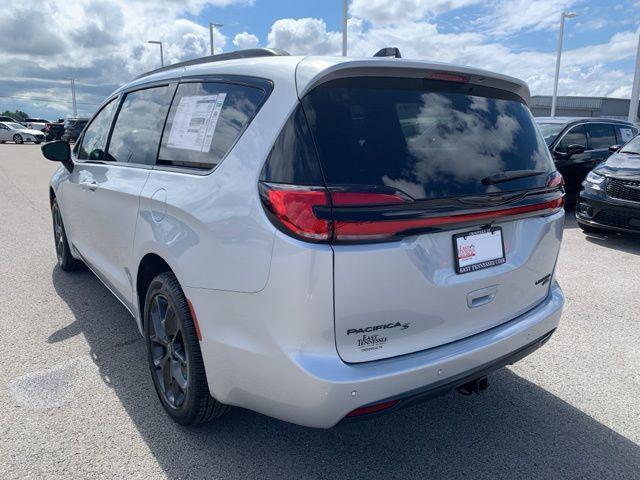new 2026 Chrysler Pacifica car, priced at $54,670