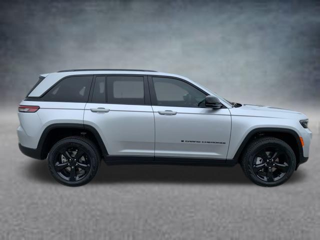 new 2025 Jeep Grand Cherokee car, priced at $48,043