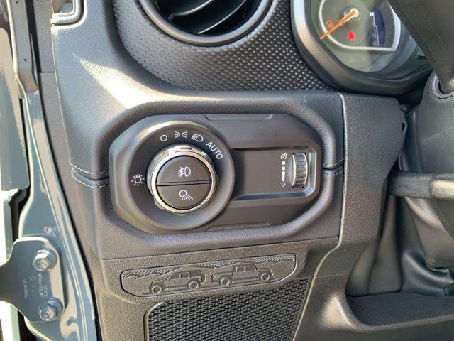 new 2025 Jeep Gladiator car, priced at $51,230