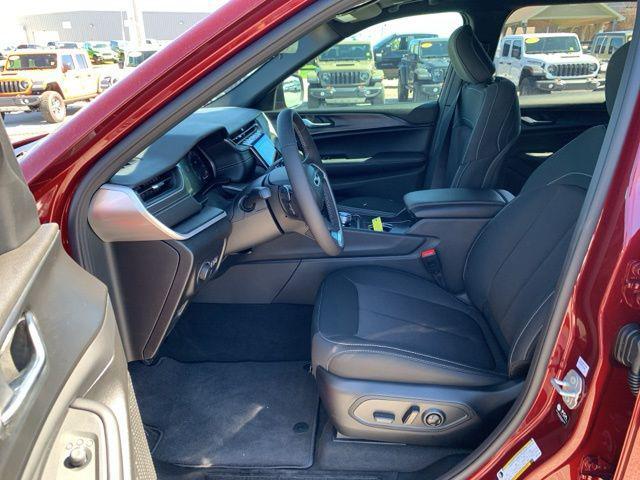 new 2025 Jeep Grand Cherokee L car, priced at $41,276