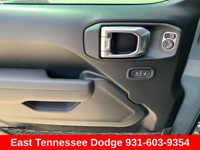 new 2025 Jeep Gladiator car, priced at $46,035