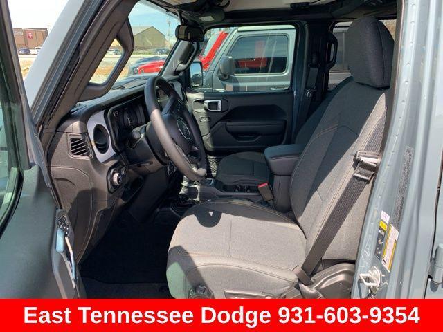 new 2025 Jeep Gladiator car, priced at $46,035