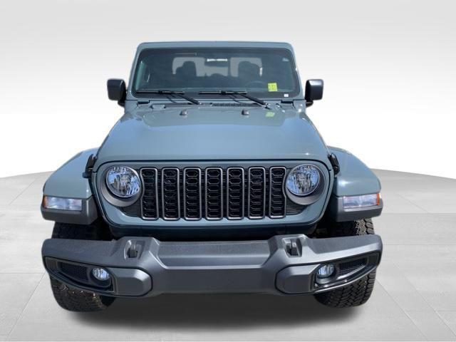 new 2025 Jeep Gladiator car, priced at $46,035