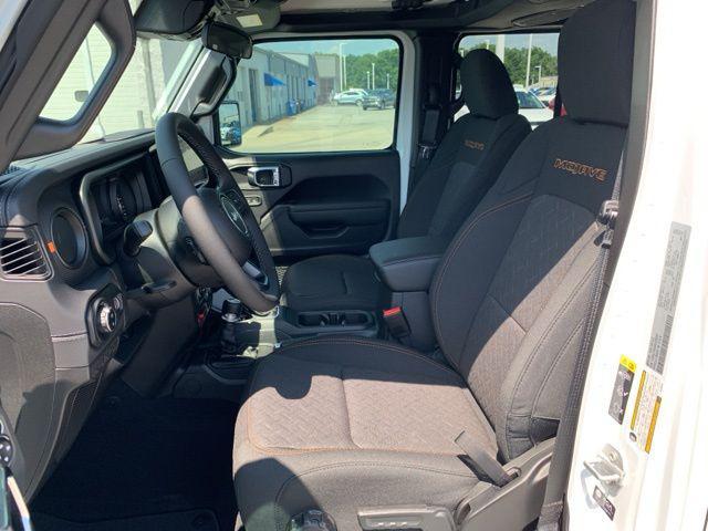 new 2025 Jeep Gladiator car, priced at $47,981