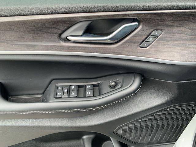 new 2025 Jeep Grand Cherokee car, priced at $46,036