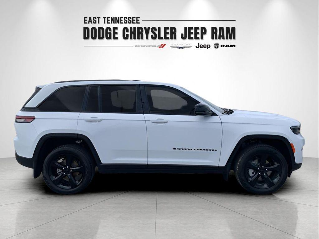 new 2025 Jeep Grand Cherokee car, priced at $46,036