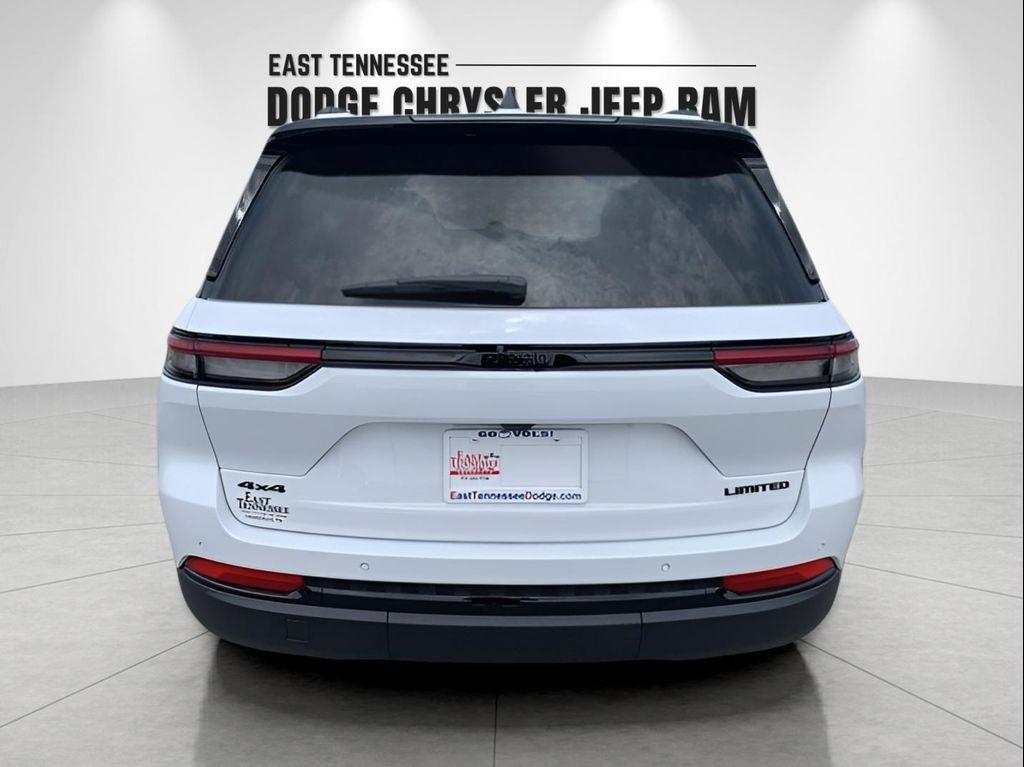 new 2025 Jeep Grand Cherokee car, priced at $46,036