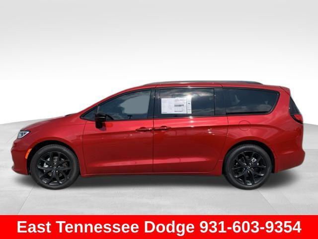 new 2025 Chrysler Pacifica car, priced at $51,760