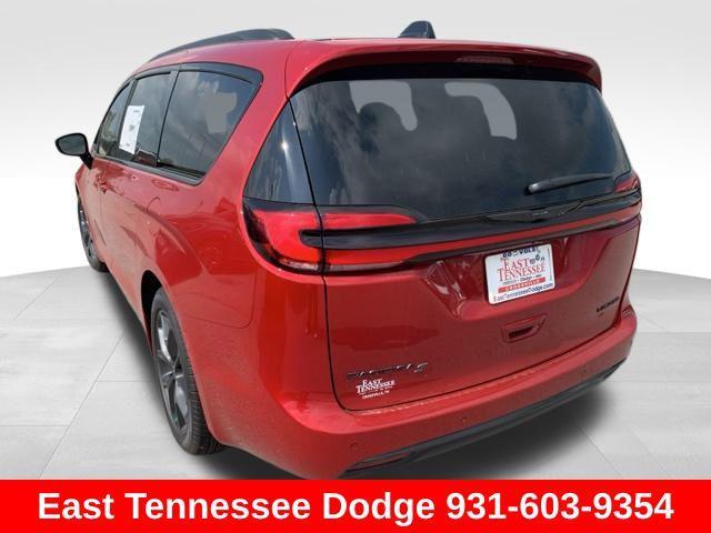 new 2025 Chrysler Pacifica car, priced at $51,760