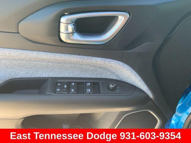 new 2025 Jeep Compass car, priced at $28,090