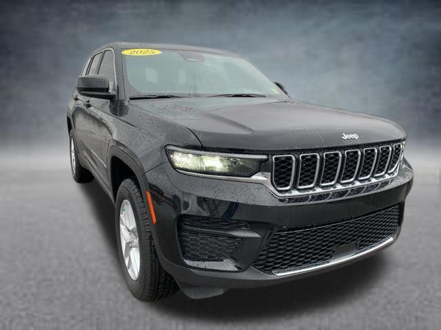 new 2025 Jeep Grand Cherokee car, priced at $40,748