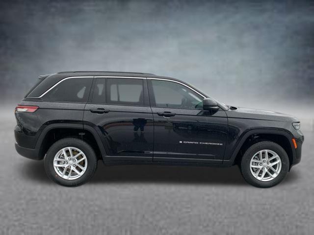 new 2025 Jeep Grand Cherokee car, priced at $40,748