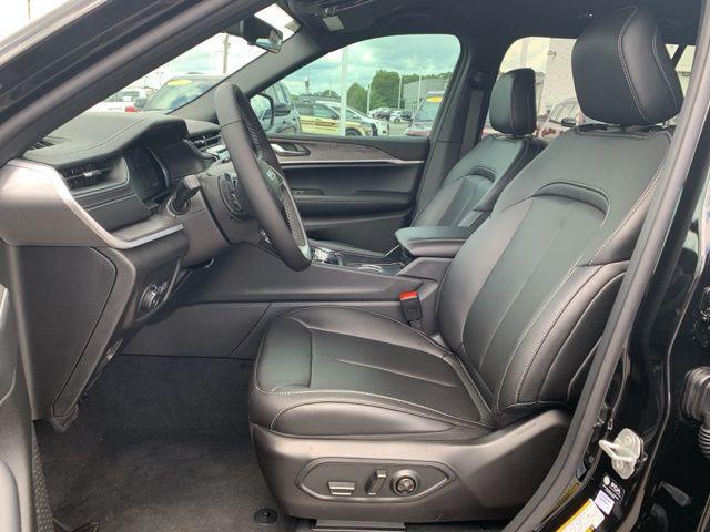 new 2025 Jeep Grand Cherokee L car, priced at $46,647