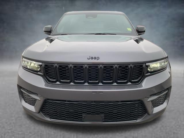 new 2025 Jeep Grand Cherokee car, priced at $45,532