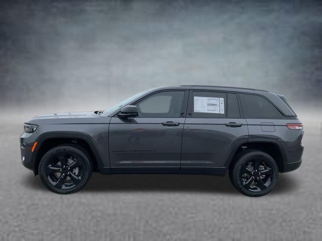 new 2025 Jeep Grand Cherokee car, priced at $45,532