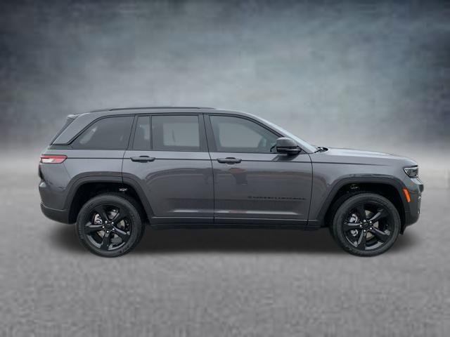 new 2025 Jeep Grand Cherokee car, priced at $45,532