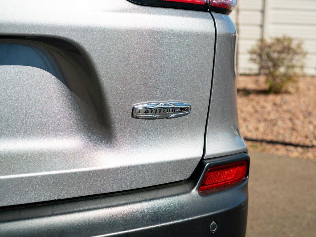 used 2021 Jeep Cherokee car, priced at $23,321