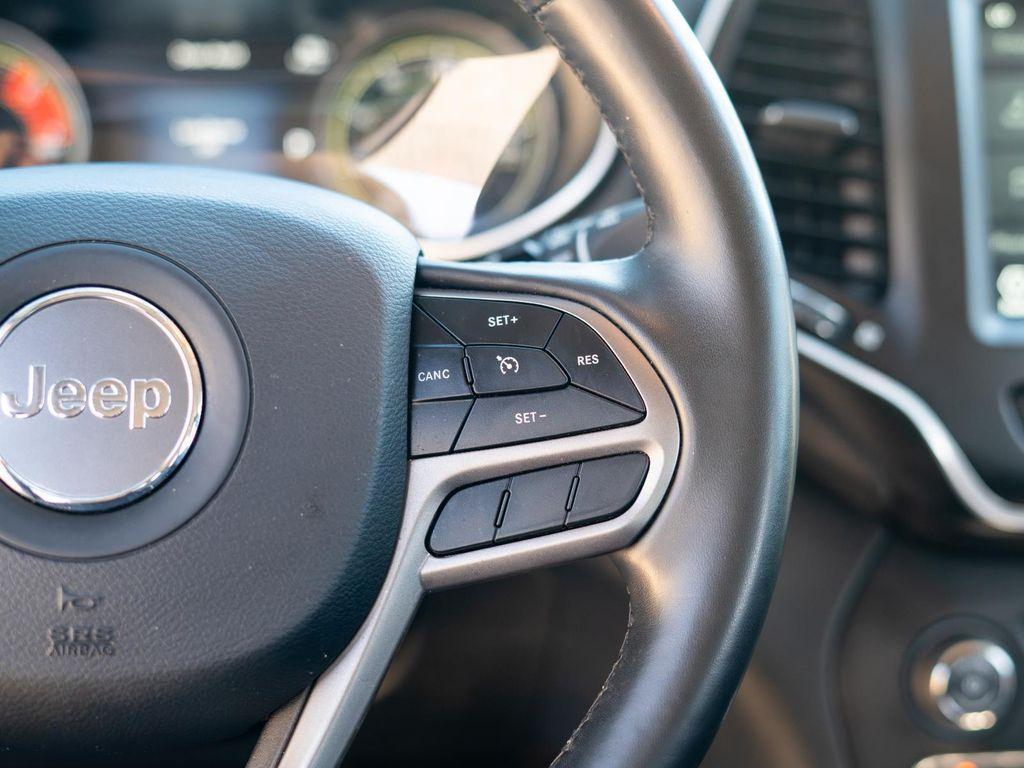 used 2021 Jeep Cherokee car, priced at $23,321