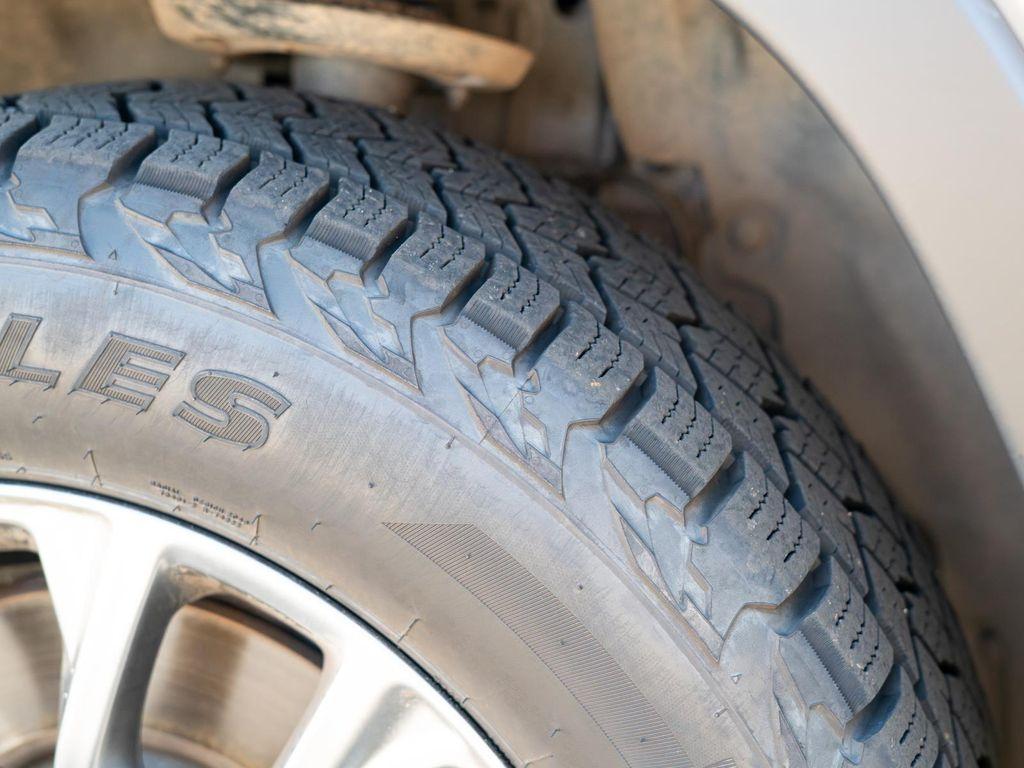 used 2021 Jeep Cherokee car, priced at $23,321