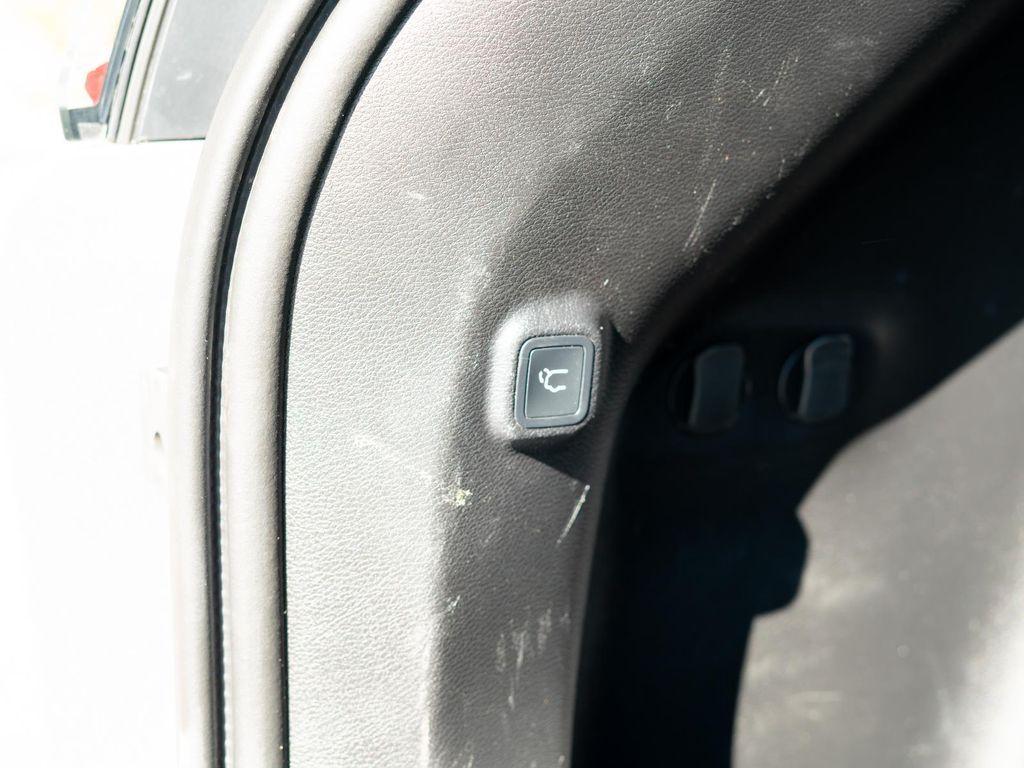 used 2021 Jeep Cherokee car, priced at $23,321