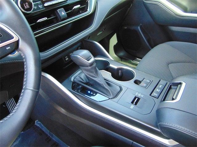 used 2022 Toyota Highlander Hybrid car, priced at $35,995