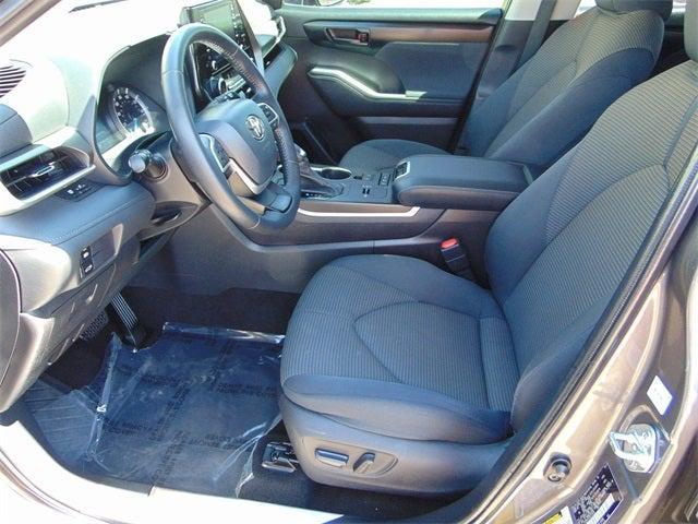 used 2022 Toyota Highlander Hybrid car, priced at $35,995