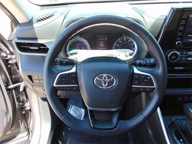 used 2022 Toyota Highlander Hybrid car, priced at $35,995
