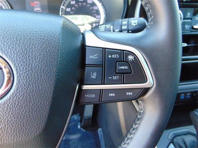 used 2022 Toyota Highlander Hybrid car, priced at $35,995