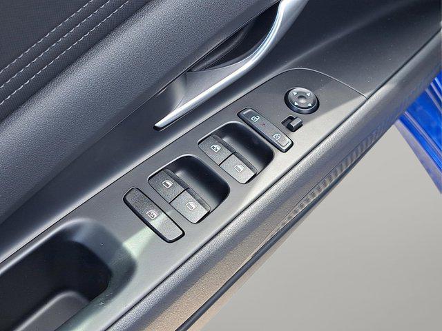 new 2025 Hyundai Elantra car, priced at $27,340