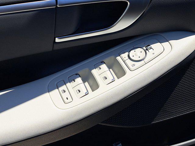 new 2025 Hyundai Sonata Hybrid car, priced at $31,291