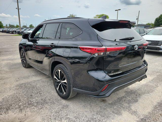 used 2021 Toyota Highlander car