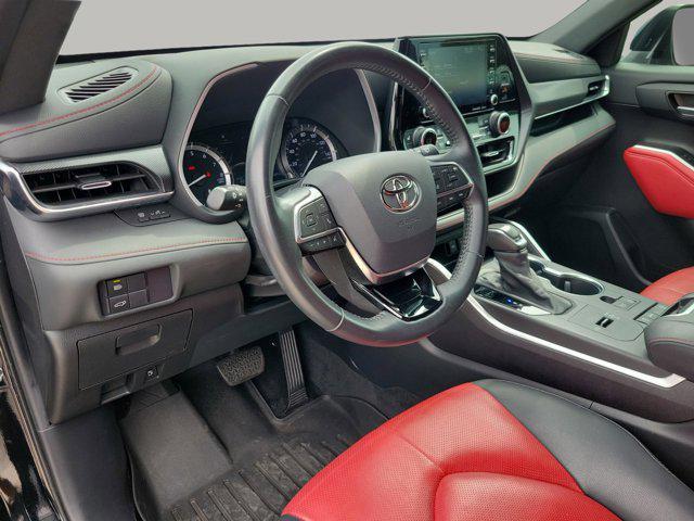 used 2021 Toyota Highlander car