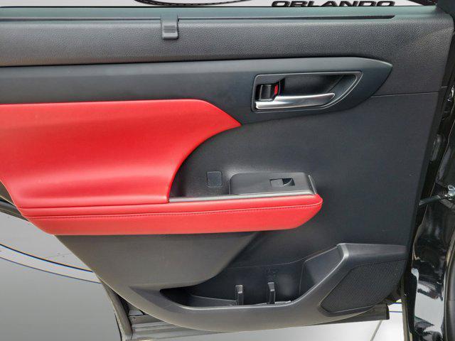 used 2021 Toyota Highlander car