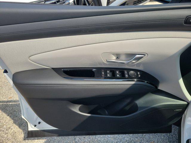 new 2025 Hyundai TUCSON Hybrid car, priced at $42,600