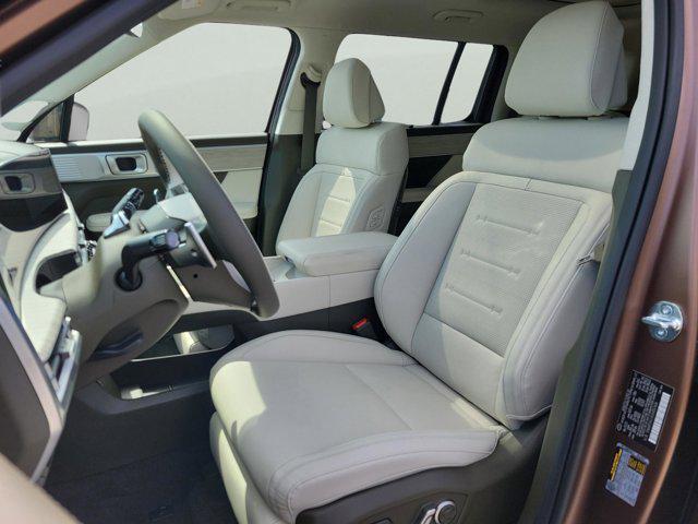 new 2025 Hyundai SANTA FE HEV car, priced at $42,275