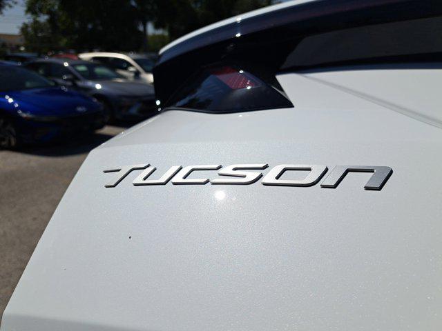 new 2025 Hyundai TUCSON Hybrid car, priced at $35,126