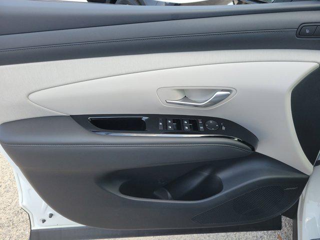 new 2025 Hyundai TUCSON Hybrid car, priced at $42,600