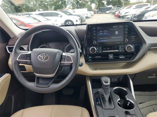 used 2022 Toyota Highlander car, priced at $31,268