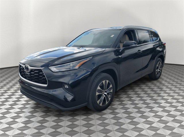 used 2022 Toyota Highlander car, priced at $31,268