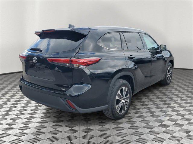 used 2022 Toyota Highlander car, priced at $31,268