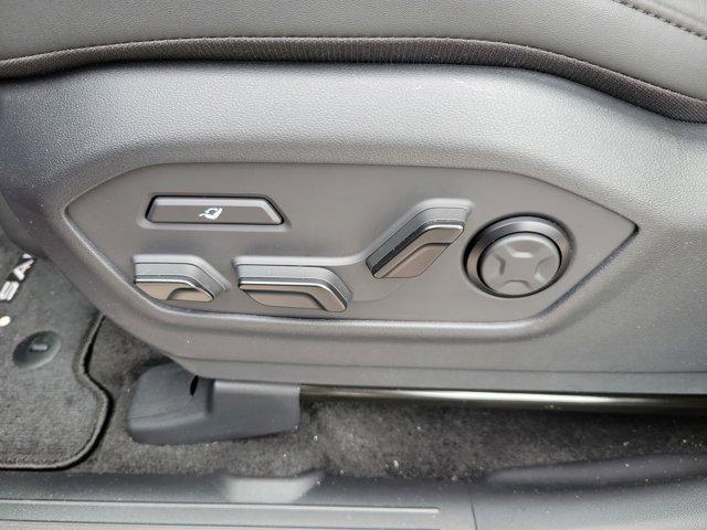 new 2025 Hyundai SANTA FE HEV car, priced at $47,557